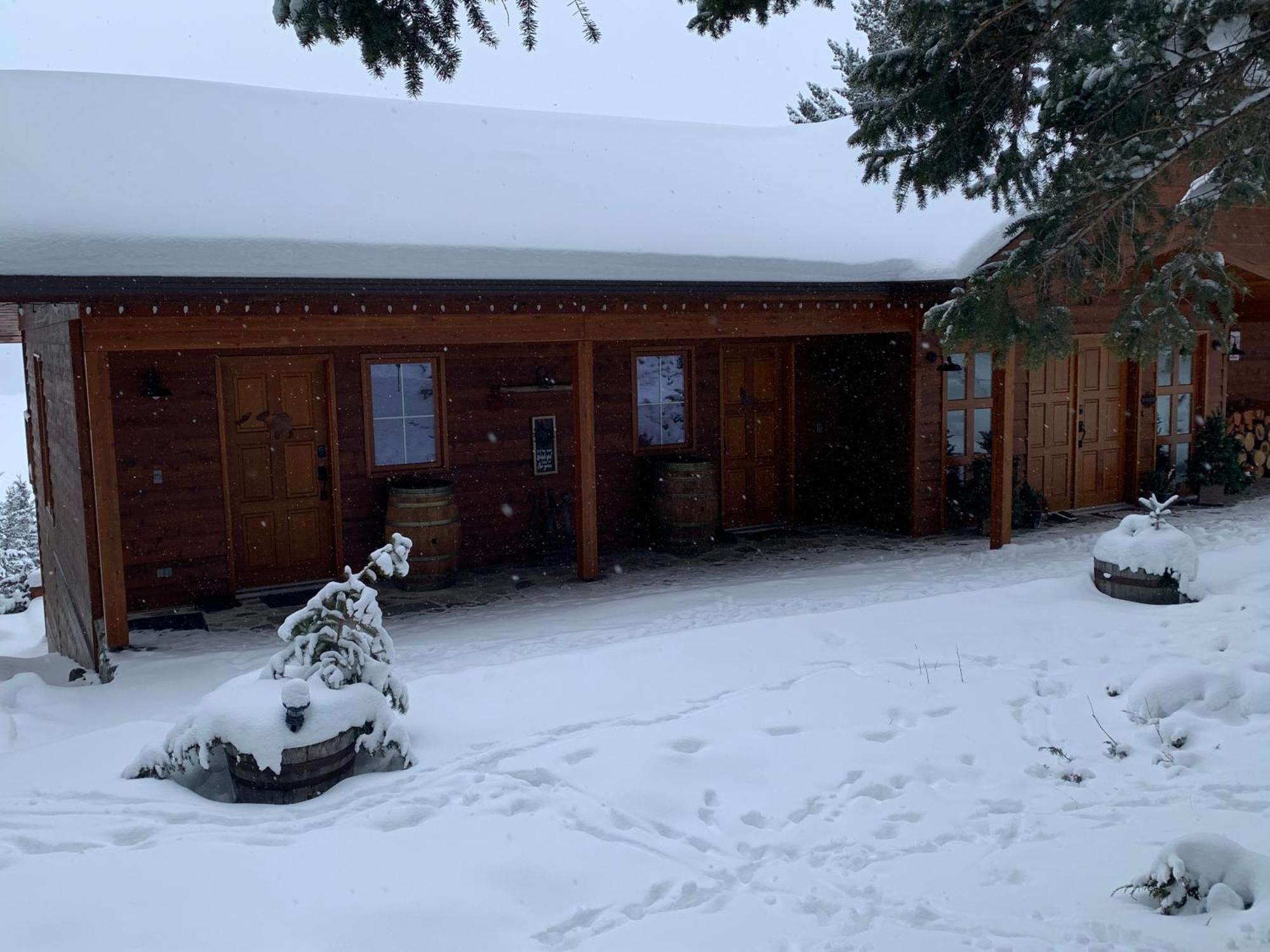 The Horse Lake Inn Lone Butte Esterno foto