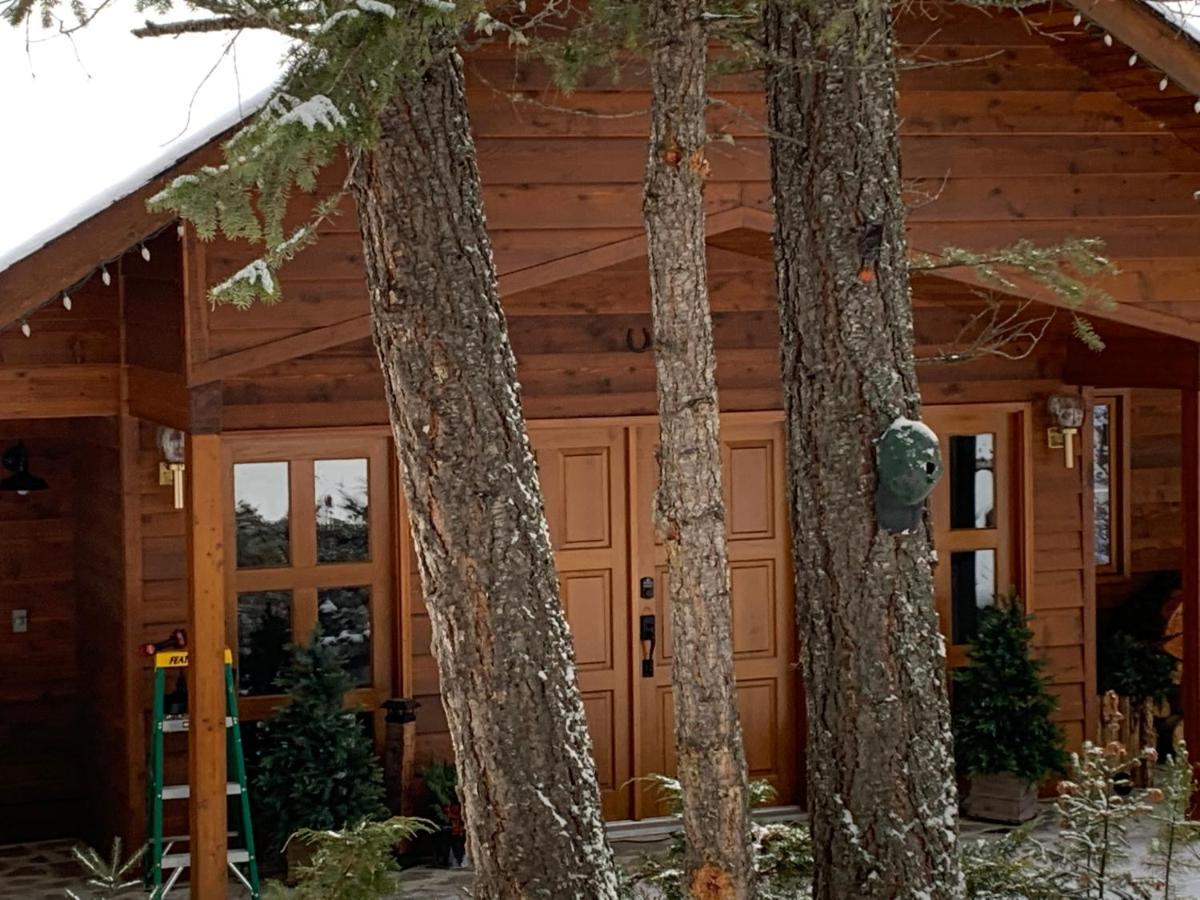 The Horse Lake Inn Lone Butte Esterno foto